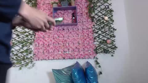 Snapshot of alex_russo__ chatting on October 14, 3:31 am alex_russo__ online show from October 14, 3:31 am