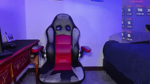 Snapshot of alex_smith0 chatting on September 26, 1:13 am     online show from September 26, 1:13 am