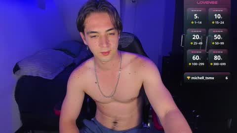 Snapshot of alex_smith0 chatting on September 12, 1:18 am     online show from September 12, 1:18 am