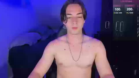 Snapshot of alex_smith0 chatting on September 25, 1:12 am     online show from September 25, 1:12 am