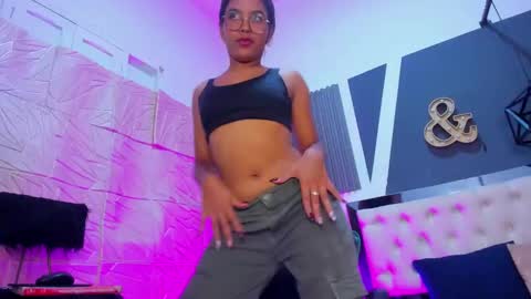 Snapshot of alexa_andherson chatting on February 12, 7:13 pm alexa andherson online show from February 12, 7:13 pm
