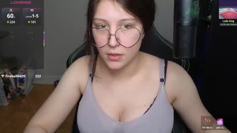 Snapshot of alexa_dream chatting on February 13, 3:50 am dont be afraid to click social media link its working just click on that online show from February 13, 3:50 am