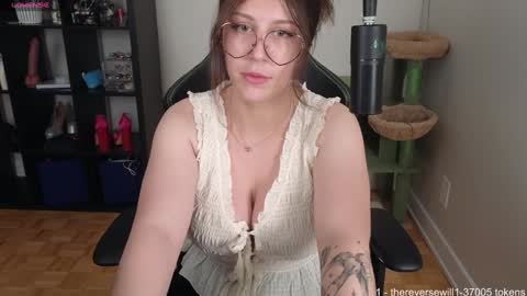 Snapshot of alexa_dream chatting on September 26, 1:24 am dont be afraid to click social media link its working just click on that online show from September 26, 1:24 am