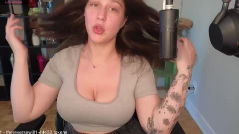 Snapshot of alexa_dream chatting on September 29, 10:20 pm dont be afraid to click social media link its working just click on that online show from September 29, 10:20 pm