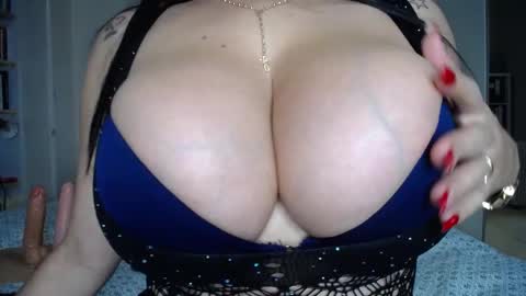 alexa_moreti online show from October 22, 9:45 am