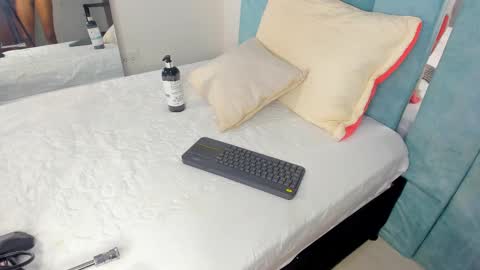 Snapshot of alexaa_small chatting on March 10, 11:34 am alexaa_small online show from March 10, 11:34 am