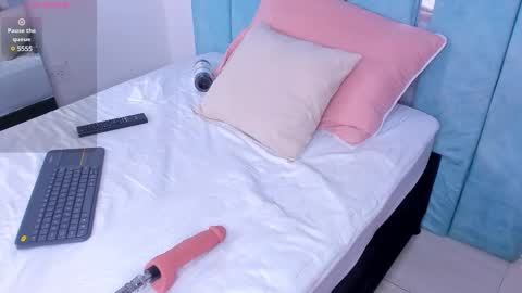 Snapshot of alexaa_small chatting on February 12, 11:51 am alexaa_small online show from February 12, 11:51 am