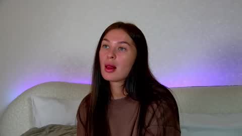 AlexandraBloom online show from October 11, 6:33 pm