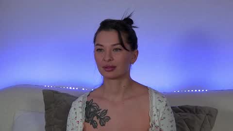 AlexandraBloom online show from March 2, 12:53 am