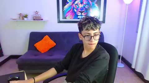 alex online show from April 13, 8:35 pm