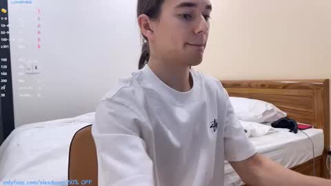           online show from December 5, 2:04 pm