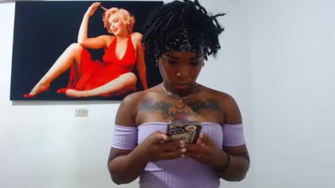 Snapshot of alexia_sinclaire24 chatting on September 20, 12:02 am alexia_sinclaire24 online show from September 20, 12:02 am