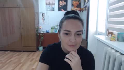 Snapshot of alexismillers chatting on September 13, 8:39 am AlexisMillers online show from September 13, 8:39 am