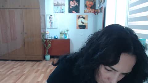 Snapshot of alexismillers chatting on September 15, 9:00 am AlexisMillers online show from September 15, 9:00 am