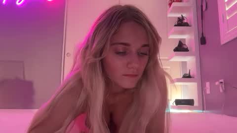 alexispaige06 online show from February 17, 11:15 pm