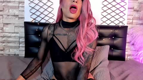 Snapshot of alexjhonsson chatting on January 25, 12:05 pm Alexjhonsson online show from January 25, 12:05 pm