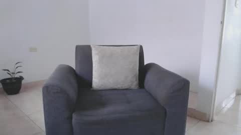 Snapshot of alexmaximuss chatting on December 1, 7:49 pm Maximuss online show from December 1, 7:49 pm