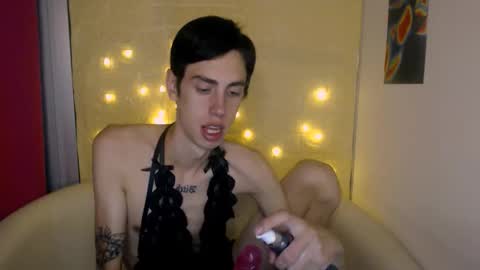 Snapshot of alexnaughty14 chatting on September 20, 9:23 am alexnaughty14 online show from September 20, 9:23 am