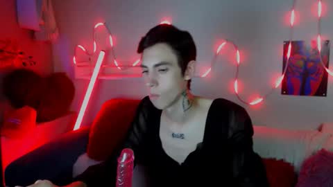 Snapshot of alexnaughty14 chatting on September 26, 9:06 am alexnaughty14 online show from September 26, 9:06 am