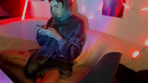 Snapshot of alexnaughty14 chatting on October 19, 10:09 am alexnaughty14 online show from October 19, 10:09 am
