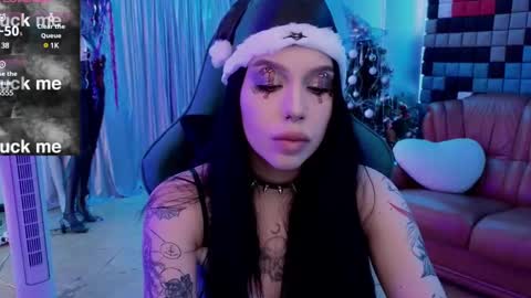 Snapshot of alexx_succubus chatting on December 26, 5:58 am Alexx Succubus online show from December 26, 5:58 am