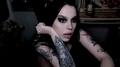 Snapshot of alexx_succubus chatting on February 24, 2:40 am Alexx Succubus online show from February 24, 2:40 am