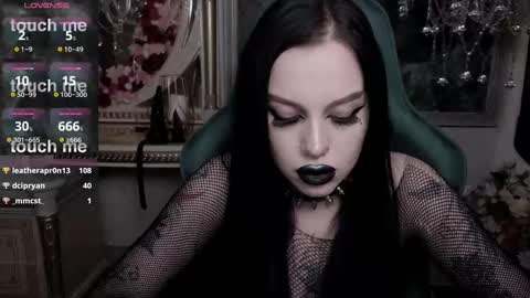 Snapshot of alexx_succubus chatting on February 20, 8:36 pm Alexx Succubus online show from February 20, 8:36 pm