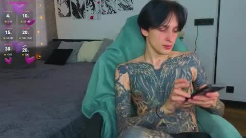 Alex online show from April 19, 8:26 am