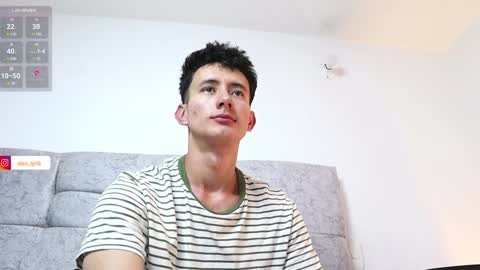 Snapshot of alexxx__01 chatting on December 8, 1:41 am Alex online show from December 8, 1:41 am