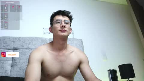 Snapshot of alexxx__01 chatting on September 30, 11:26 pm Alex online show from September 30, 11:26 pm