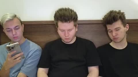 AlexDimaIgor online show from September 18, 8:46 pm