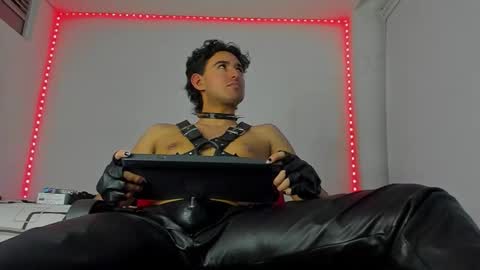 Snapshot of alexxx_savage chatting on September 30, 3:28 am Alexander online show from September 30, 3:28 am