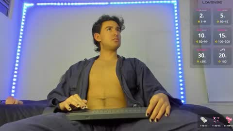 Snapshot of alexxx_savage chatting on October 14, 3:42 am Alexander online show from October 14, 3:42 am