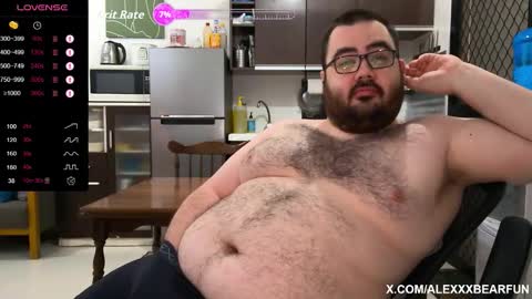 Snapshot of alexxxbear chatting on September 21, 12:25 am alexxxbear online show from September 21, 12:25 am