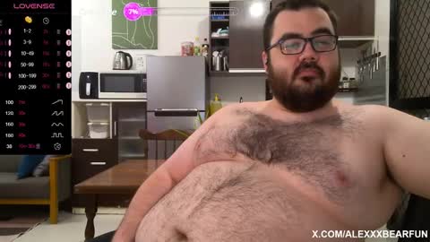 Snapshot of alexxxbear chatting on October 1, 5:56 pm alexxxbear online show from October 1, 5:56 pm