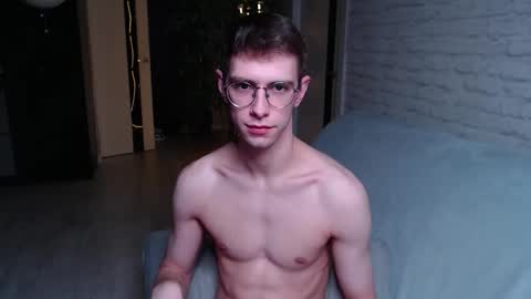Snapshot of alfie_evanss chatting on September 27, 3:26 am Alfie online show from September 27, 3:26 am