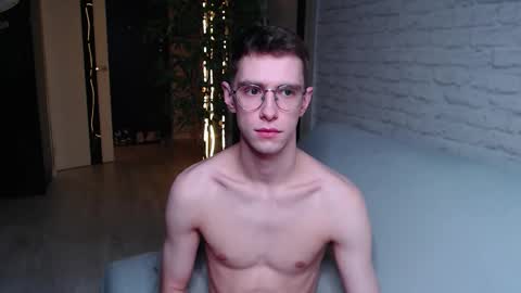 Alfie online show from October 26, 4:39 pm