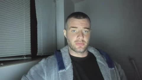 alfiesolomons87 online show from March 7, 8:44 pm