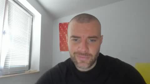 alfiesolomons87 online show from December 15, 9:05 am