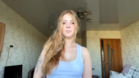 Snapshot of alfrediamalcom chatting on September 12, 8:05 am Maria online show from September 12, 8:05 am