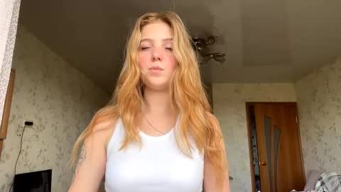 Snapshot of alfrediamalcom chatting on September 9, 7:41 am Maria online show from September 9, 7:41 am
