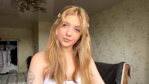 Snapshot of alfrediamalcom chatting on September 23, 7:46 am Maria online show from September 23, 7:46 am