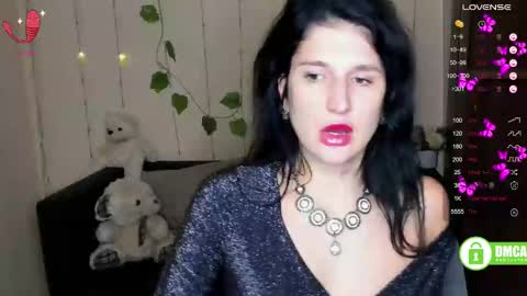 Snapshot of alianna_solo_kiss chatting on February 12, 4:11 pm Alianna online show from February 12, 4:11 pm