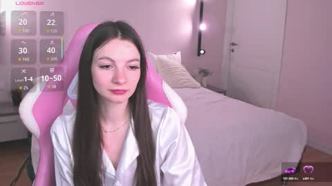 Snapshot of alic_black chatting on October 8, 1:24 am alic_black online show from October 8, 1:24 am