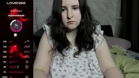 Snapshot of alice_allens chatting on October 13, 4:53 pm Alice online show from October 13, 4:53 pm