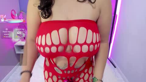 alice_brookss_ online show from December 22, 1:18 pm