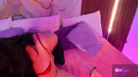 Mey online show from December 17, 3:41 pm