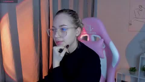 Snapshot of alice_elf chatting on March 11, 11:47 pm Alice online show from March 11, 11:47 pm