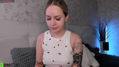 Snapshot of alice_elf chatting on October 19, 10:58 pm Alice online show from October 19, 10:58 pm