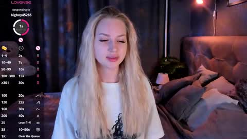 Snapshot of alice_elf chatting on September 22, 11:53 pm Alice online show from September 22, 11:53 pm